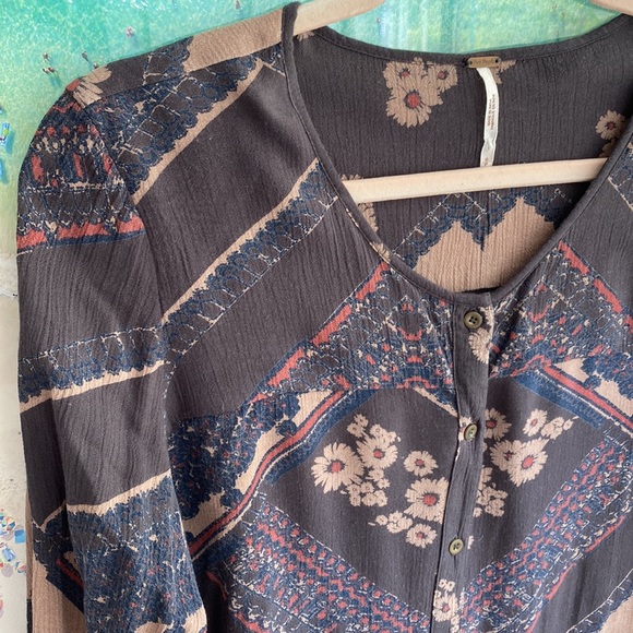 Free people dress. Size S. Oversized. Floral - Picture 3 of 3